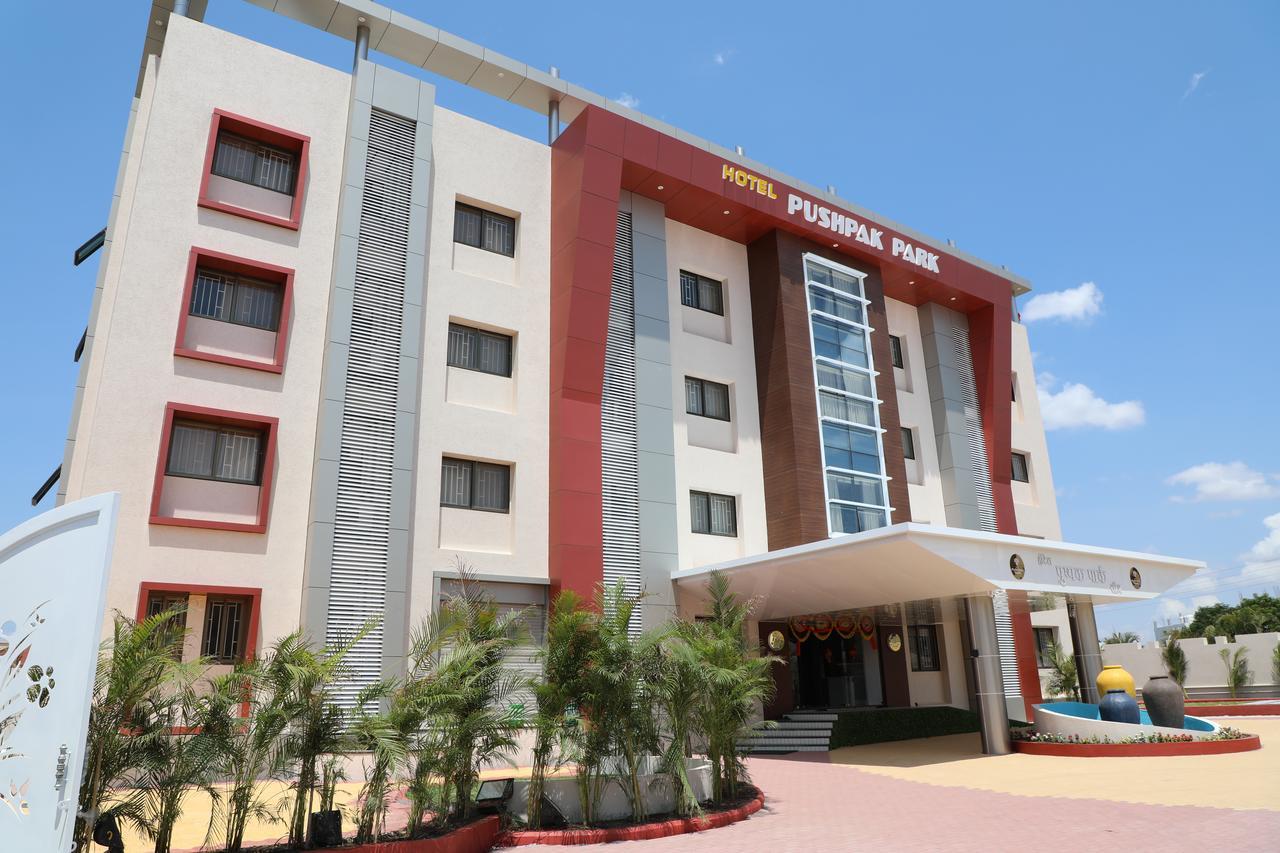 Hotel Pushpak Park Osmanabad Exterior foto